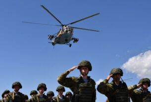 A Bielorrússia envia tropas para a Rússia para o treinamento para obter 'experiência moderna de conflito'