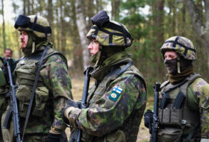 A Finlândia pretende aumentar o limite de idade dos reservistas para 65 em meio a temores da Rússia