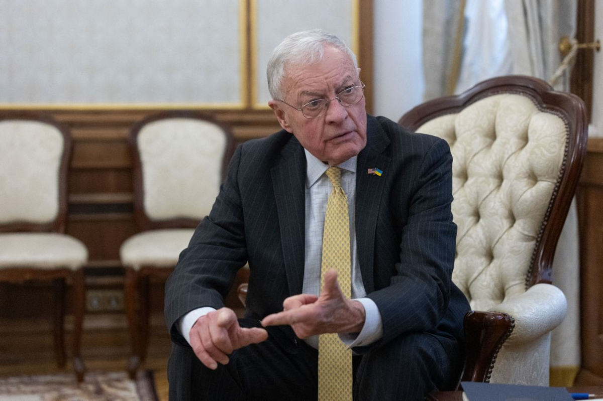 A Rússia 'satisfeita' em nós, enviado, dizendo que as preocupações de Moscou sobre a OTAN são justas