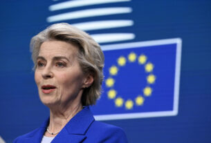 A UE anuncia planos de cortar todas as importações de gás russas até 2027