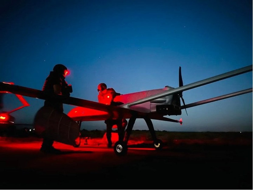 A Ucrânia implanta um número recorde de drones contra fábricas de armas russas, aeroportos
