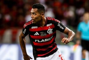 Alex Sandro revela ansiedade antes de jogo contra a LDU: “Frio na barriga“