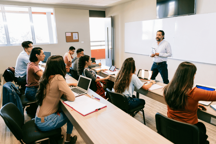 As universidades lutam com a velocidade da mudança demográfica