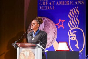 Ava Duvernay defende um Smithsonian sob fogo de Trump