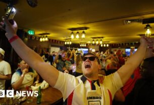 Bares para ficarem abertos até tarde se a Inglaterra ou o País de Gales chegar à semifinal
