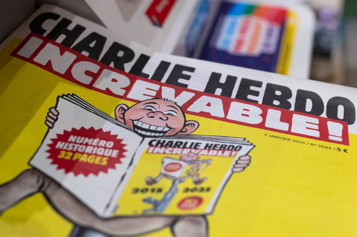 Charlie Hebdo volta sobre Fakes pró-russos zombando de Zelensky