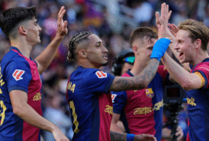 Com dois gols de Raphinha, Barcelona vence Real Madrid e fica mais perto do título espanhol