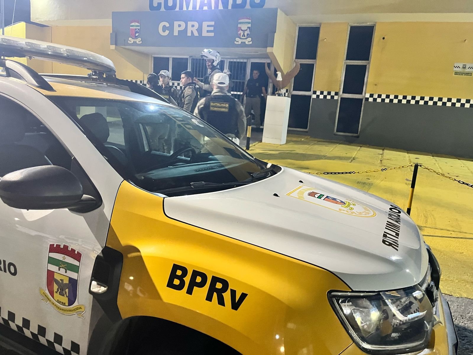 Criança é flagrada pilotando motocicleta na Grande Natal