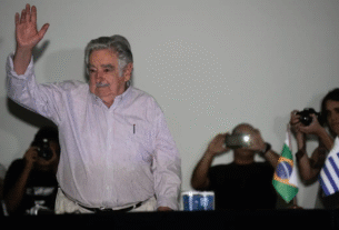 Deputados e senadores brasileiros lamentam morte de Mujica