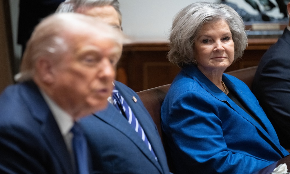 EUA iniciam investigação para identificar impostor que se passou pela chefe de Gabinete de Trump