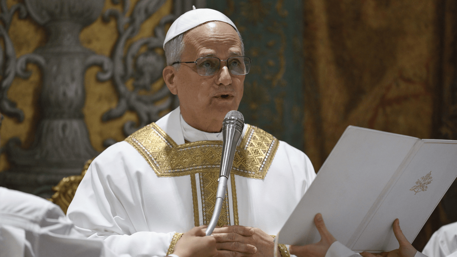 Em reunião com cardeais, Leão XIV sinaliza continuidade de reformas