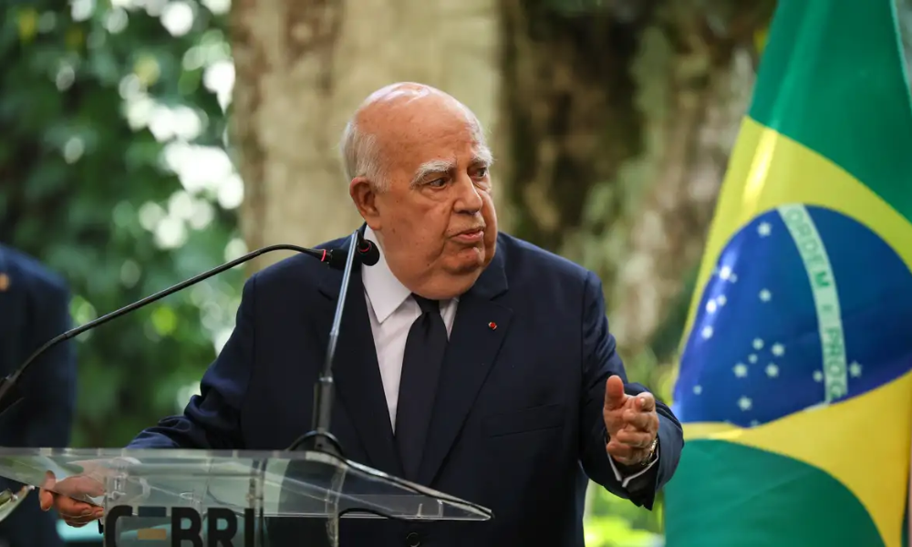 Embaixador Marcos Azambuja morre aos 90 anos