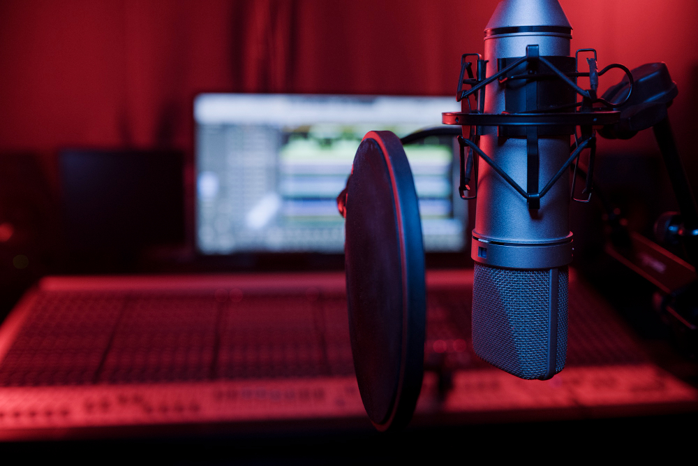 Empresários e profissionais de rádio e TV do Brasil participam de seminário em Paris nesta segunda-feira
