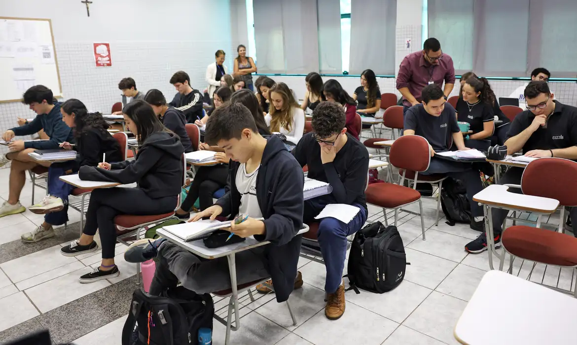 Enem voltará a certificar a conclusão do ensino médio; saiba como