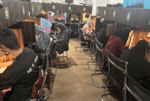 Entre explosões e tiros, um lugar tranquilo para estudar