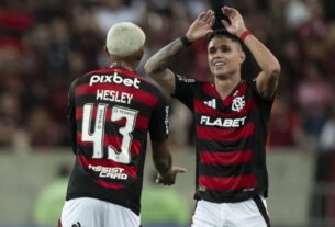 Flamengo vence a LDU por 2 a 0 e encaminha vaga nas oitavas da Libertadores