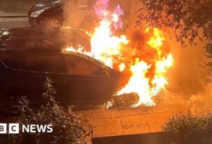 Homem acusado de incêndio em casas ligadas ao PM Keir Starmer