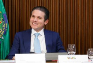 Hugo Motta anuncia formalmente grupo de trabalho da reforma administrativa
