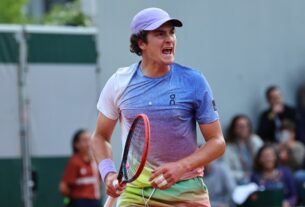 João Fonseca massacra Hurkacz na estreia de Roland Garros e interrompe má fase