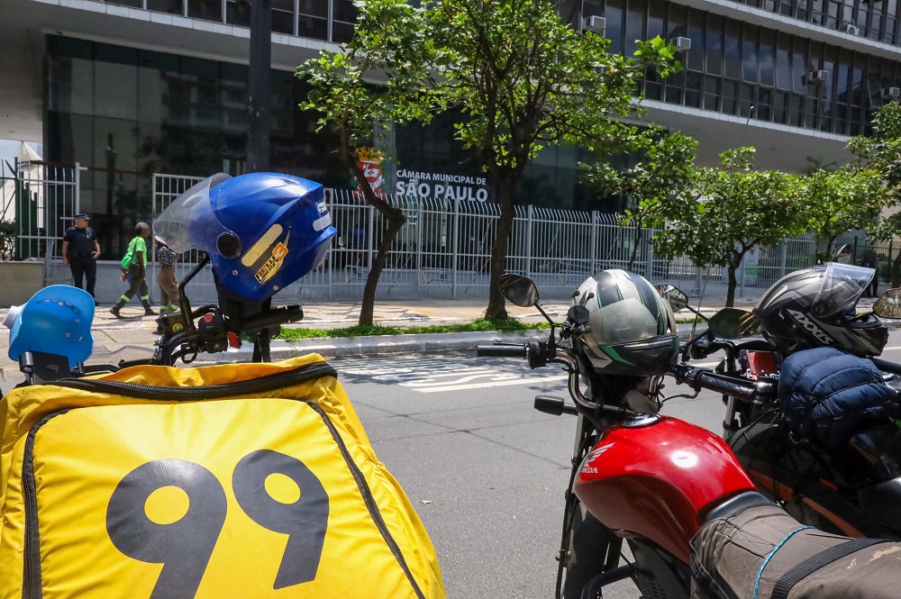 Justiça determina suspensão do serviço de mototáxi em SP após morte de passageira