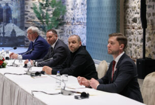 Kyiv bate as demandas russas em negociações de alto risco