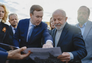 Lula e Xi Jinping chegam a Moscou para comemorações da vitória da Rússia sobre a Alemanha nazista em 1945