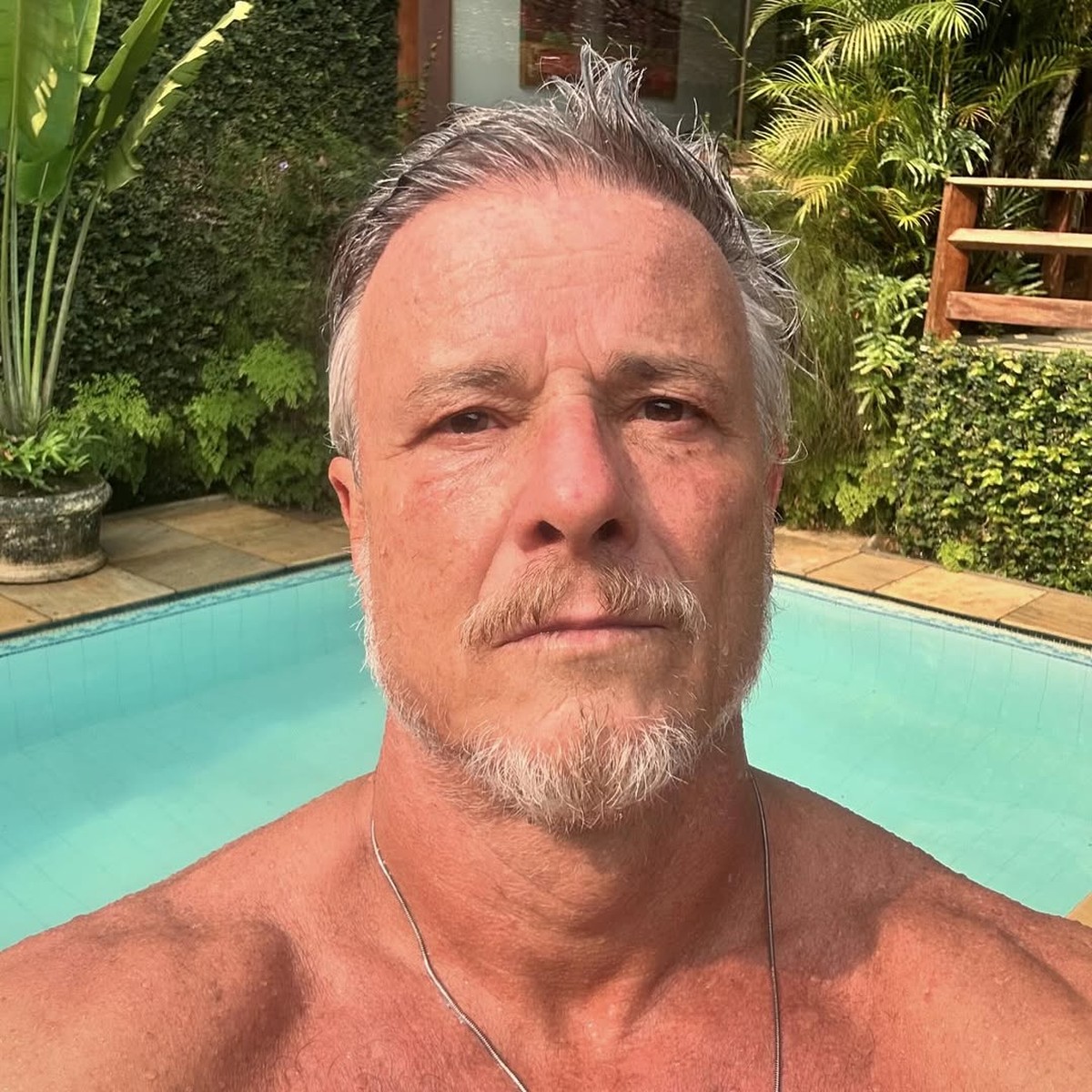 Marcello Novaes conta trauma que o fez deixar de ler comentários em suas redes sociais: 'Fiquei mais cauteloso'