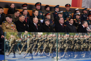 Moscou marca o Dia da Vitória com desfiles militares, convidados estrangeiros - e Steven Seagal