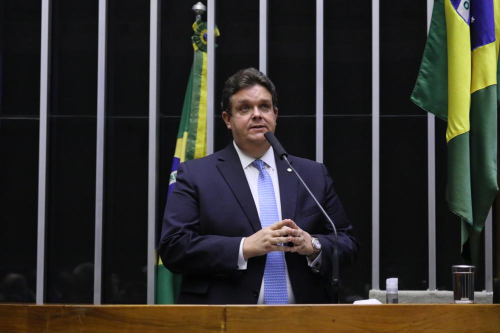 Parlamentar discursa na Câmara