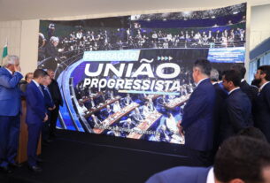 Número de partidos encolhe 30% com fusões e federações - 11/05/2025 - Poder