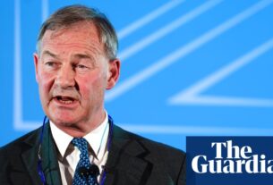 O ex-deputado Rupert Lowe diz que Farage 'nunca deve ser PM', pois o CPS exclui as cobranças | Rupert Lowe