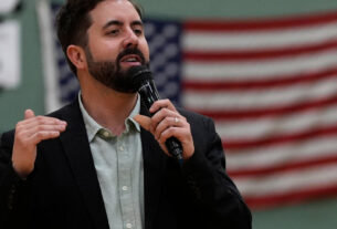 O meio -irmão de JD Vance avança na corrida pelo prefeito de Cincinnati