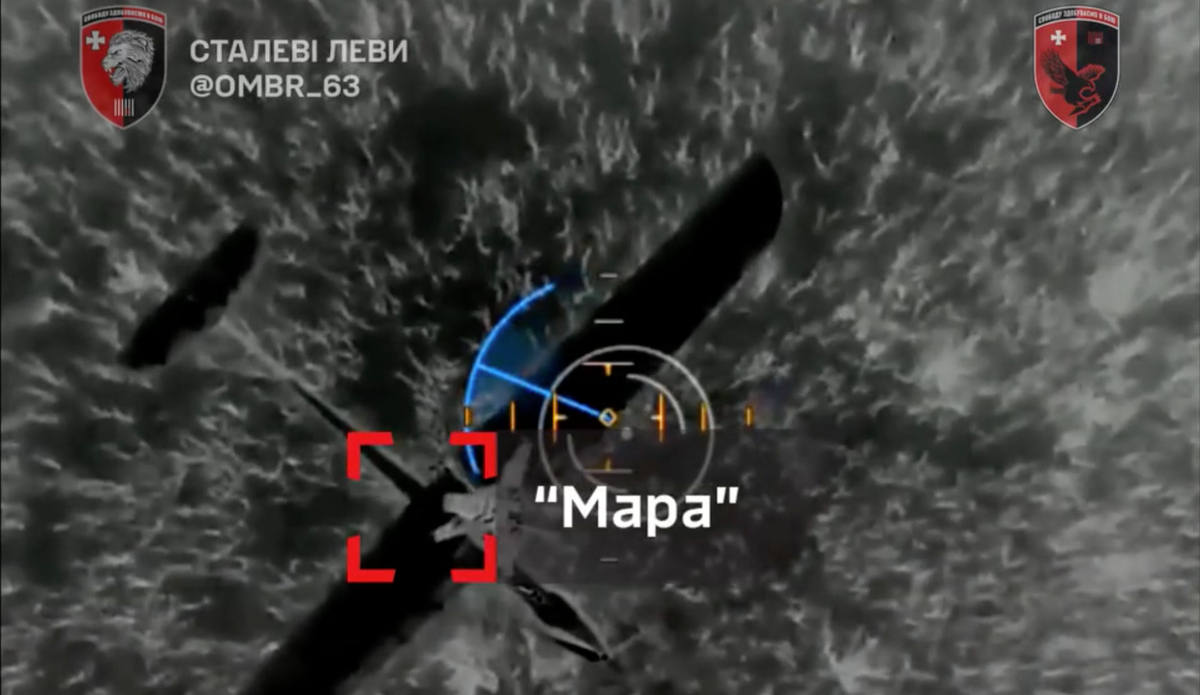 Os uavs da Ucrânia agora salvando um ao outro no campo de batalha