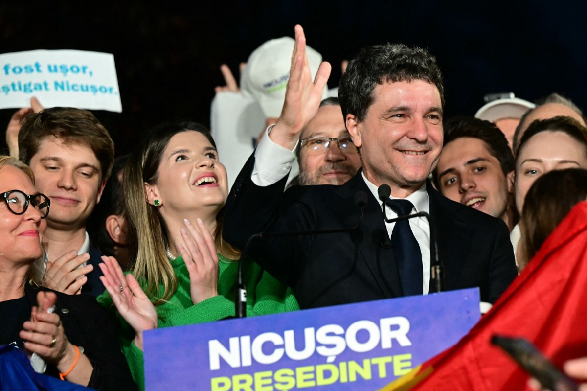PRO-UE Centrist por caminho para ganhar o voto presidencial da Romênia: Pesquisas de saída
