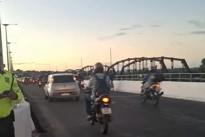 Ponte de Igapó: tráfego é liberado nas quatro faixas após conclusão da pavimentação