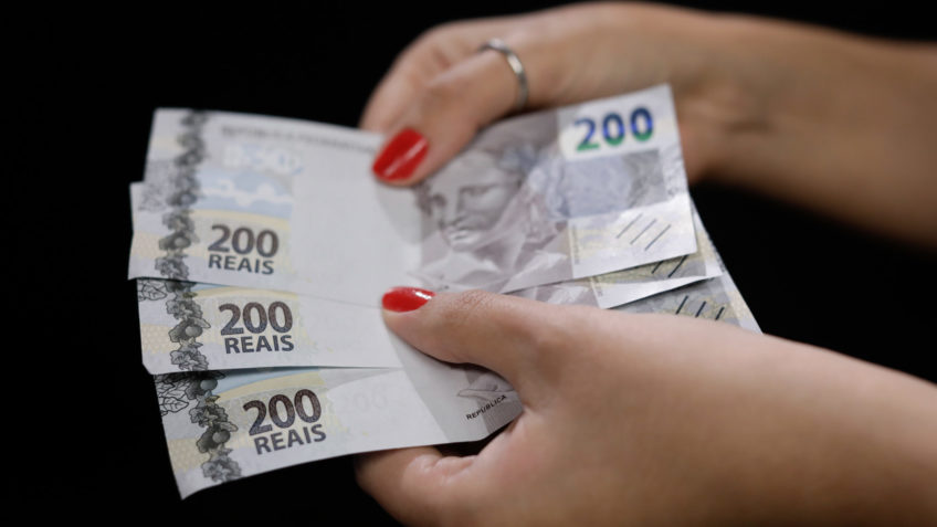 notas de 200 reais