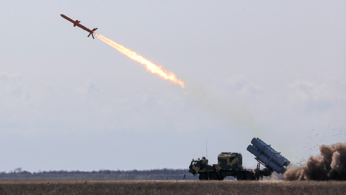 Recorde ataque de mísseis de longo alcance na campanha de bombardeio do mar negro da Ucrânia contra a Rússia