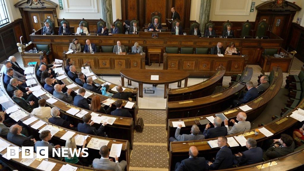 Reform UK se prepara para o poder real em um conselho que agora domina