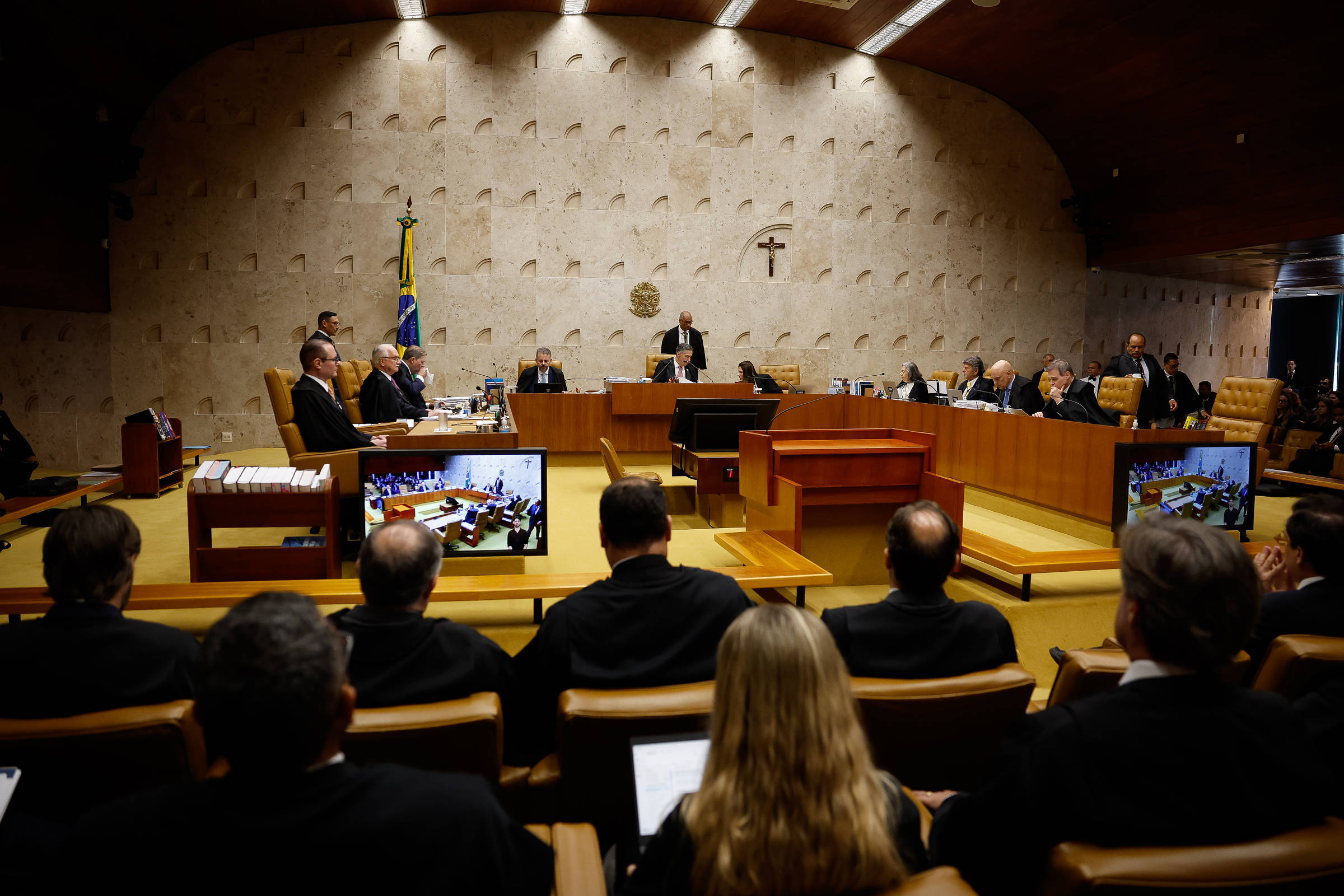 Relembre embates e críticas do STF no exterior - 18/05/2025 - Poder