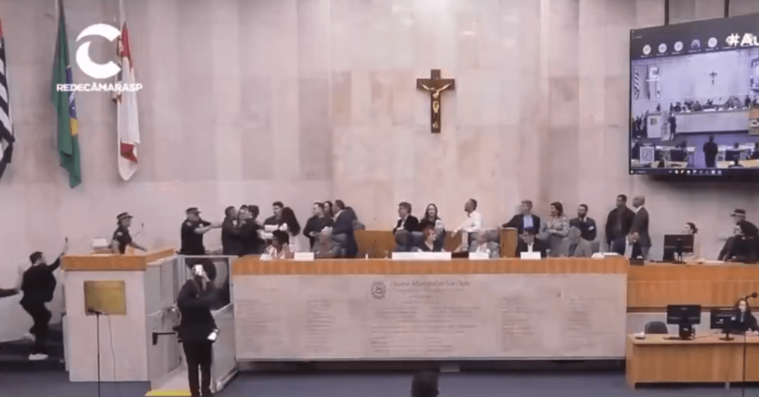 SP: sindicalista vai para cima de vereador do PL e...