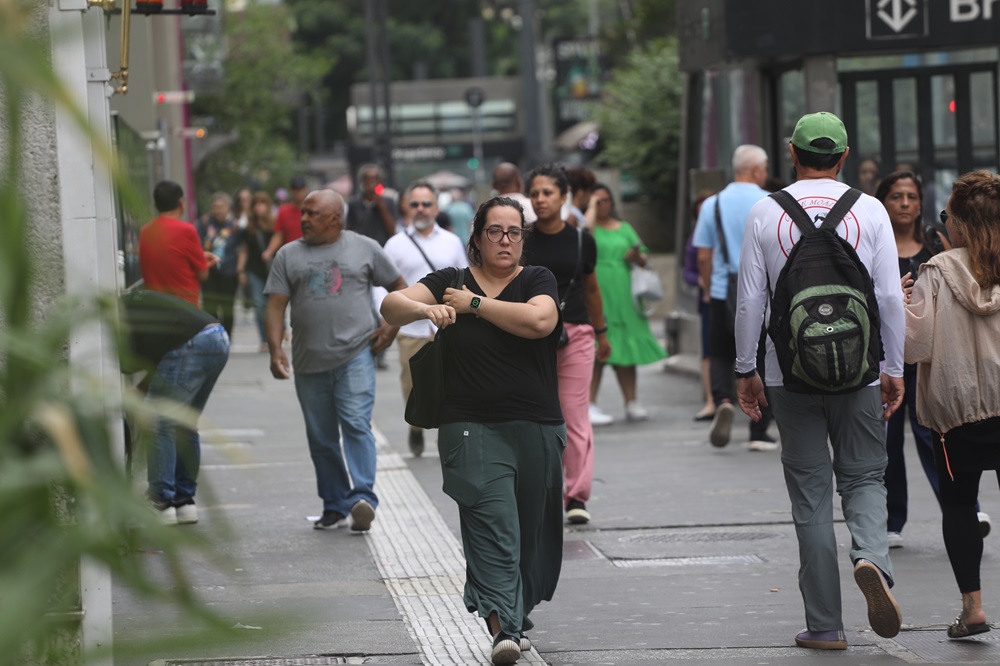 São Paulo começa a semana com frio e tempo nublado