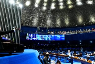 Senado aprova reajuste de salários de servidores p...