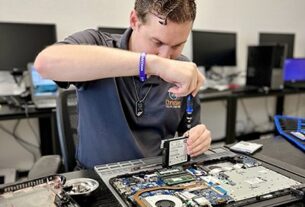 Serviços de reparo de computadores de Vermont - fios de computação eletrônica e reparo de computador