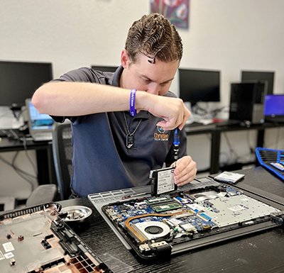 Serviços de reparo de computadores de Vermont - fios de computação eletrônica e reparo de computador