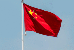 Os microdramas, que movimentam cerca de US$ 5 bilhões anualmente, representam uma competição significativa para a indústria cinematográfica tradicional da China