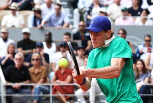 Sinner vence Gasquet, que encerra carreira com eliminação em Roland Garros