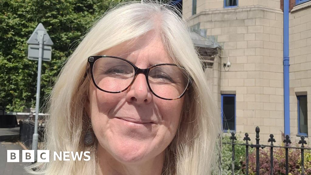 Stoke-on-Trent MP Allison Gardner em lágrimas sobre UTI crônica 'excruciante'