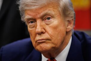 Trump defende veto a estudantes estrangeiros em Harvard