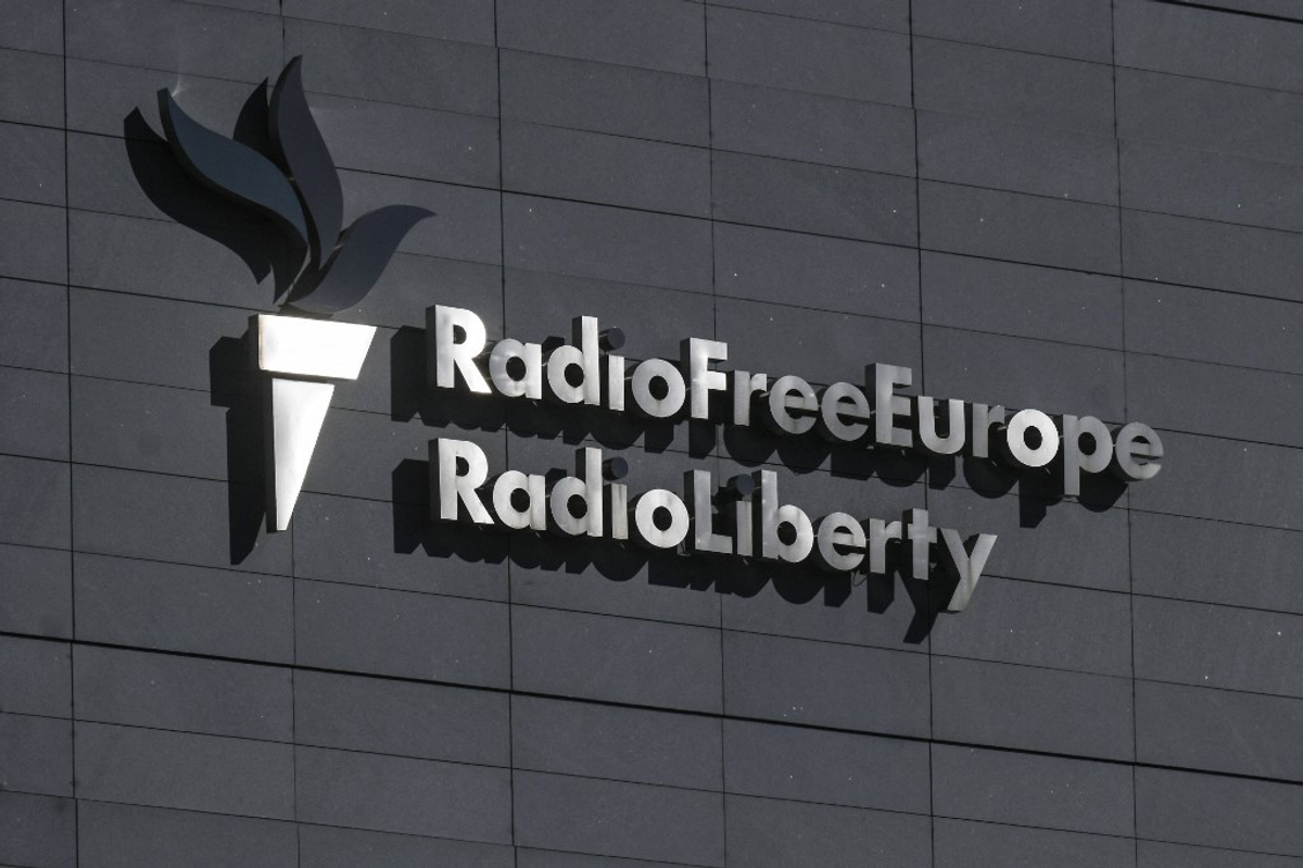 UE para fornecer 5,5 milhões de euros em fundos de emergência para a Europa de rádio gratuita