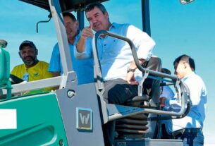 Último dos tucanos, Eduardo Riedel entra na mira d...